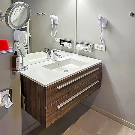 Otel Dormero 4*